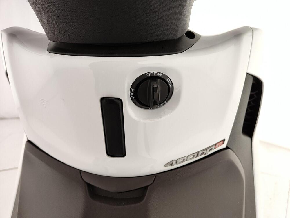 Piaggio Beverly 400 S (2025 - 26) (14)