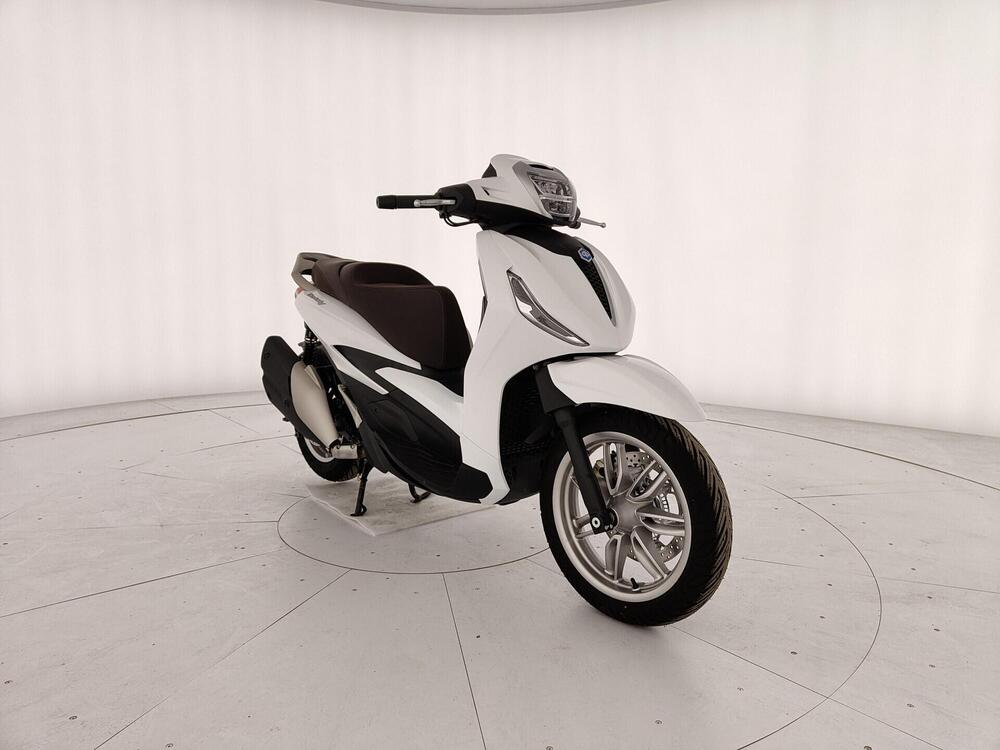 Piaggio Beverly 400 S (2025 - 26) (6)