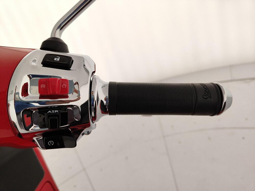 Vespa GTS 300 Super ABS (2014 - 16) (8)