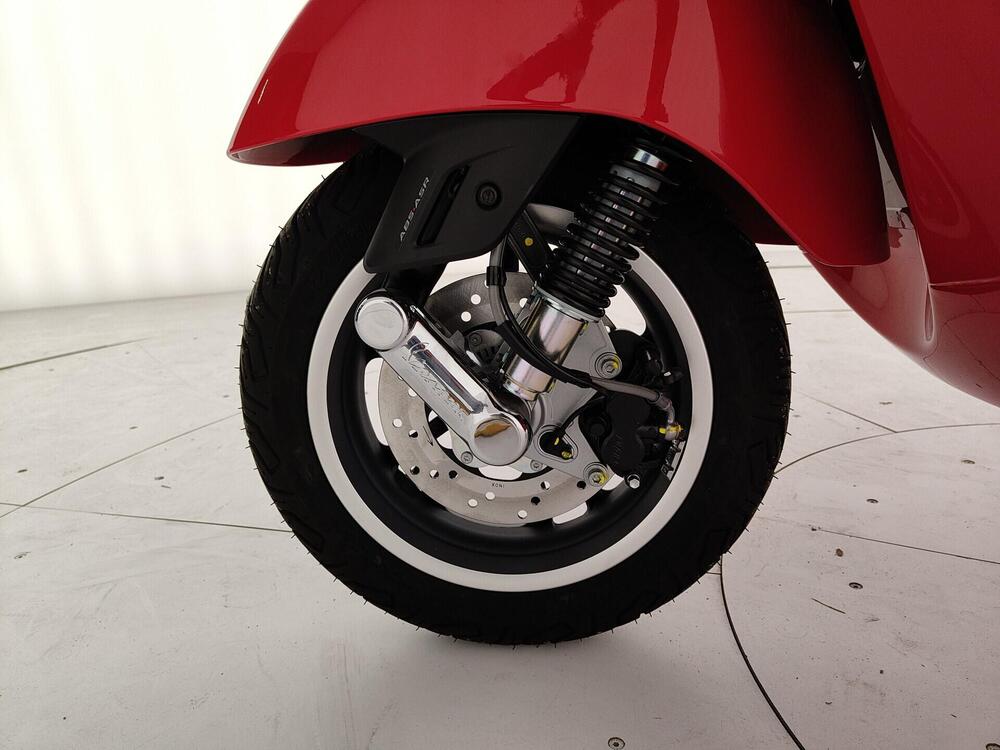 Vespa GTS 300 Super ABS (2014 - 16) (12)