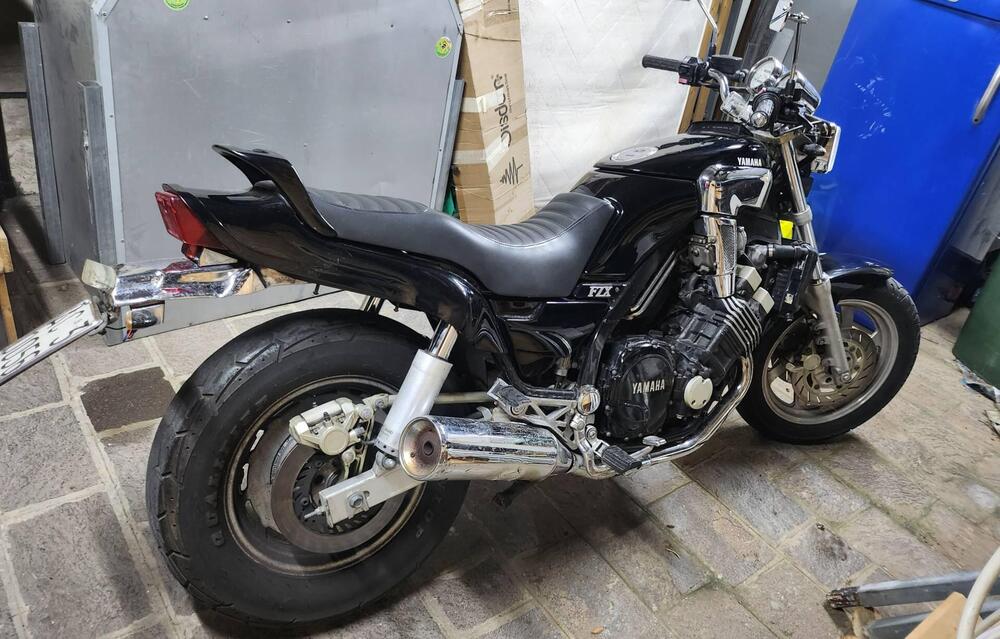 Yamaha FZX (3)