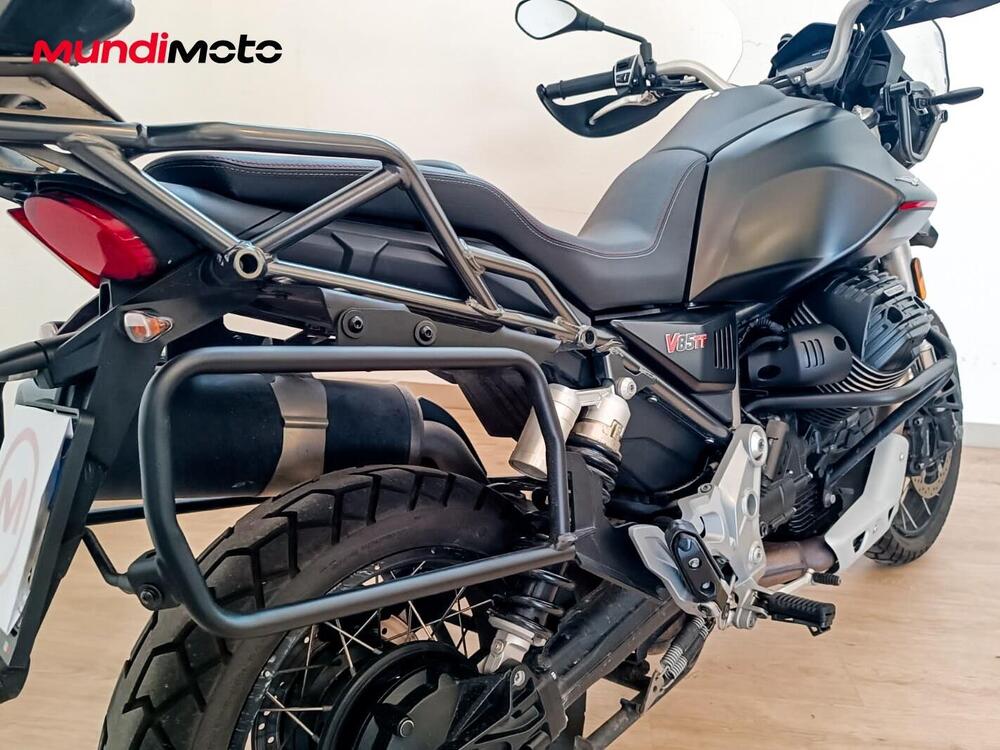 Moto Guzzi V85 TT (2024 - 26) (4)