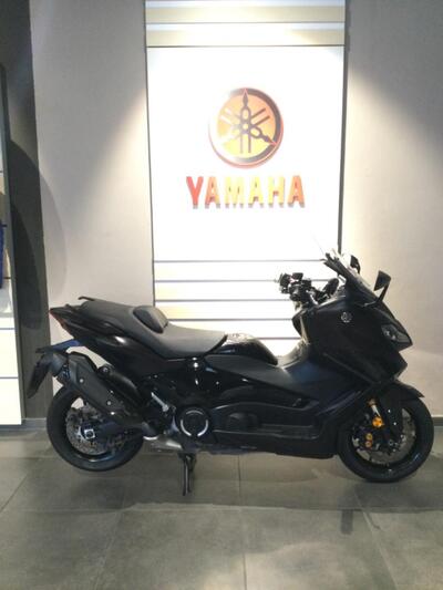 Yamaha T-Max 560 Tech Max (2022 - 24) usata