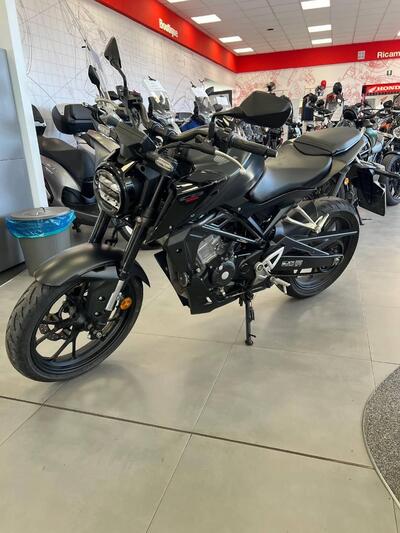Honda CB 125 R (2021 - 23) usata