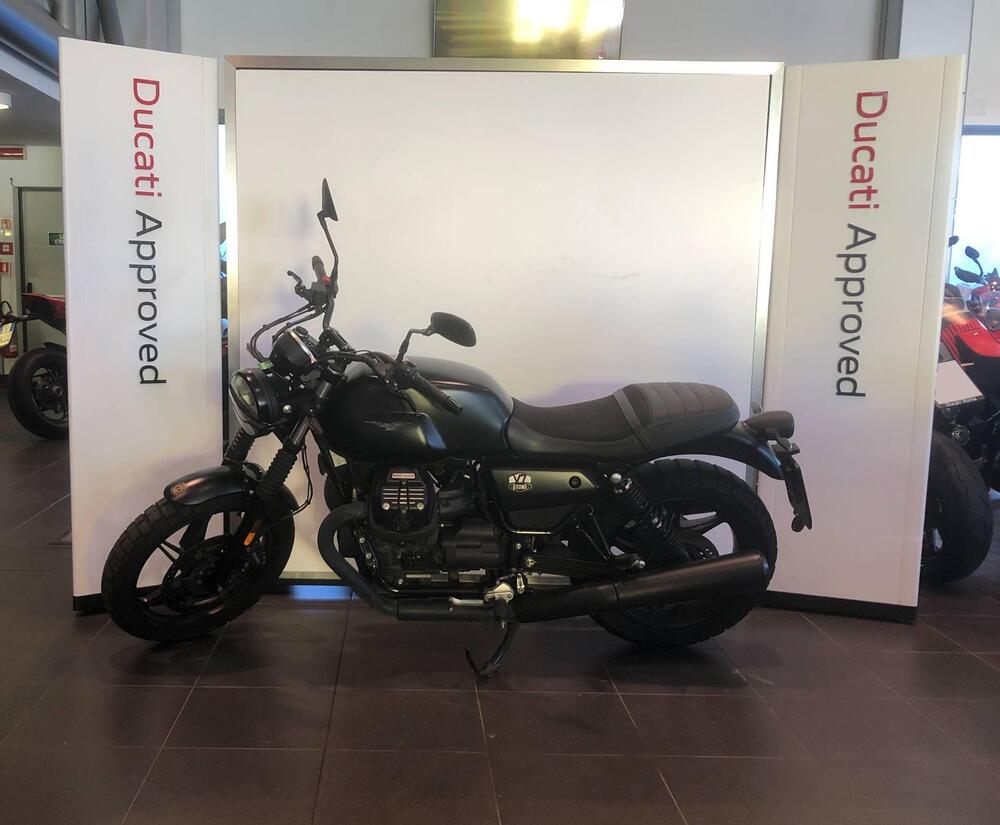 Moto Guzzi V7 Stone (2021 - 24) (4)