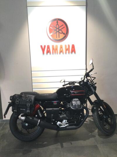 Moto Guzzi V7 Stone Special Edition (2022 - 25) usata