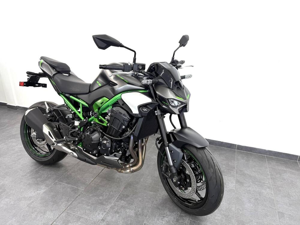 Kawasaki Z 900 (2025 - 26) (2)