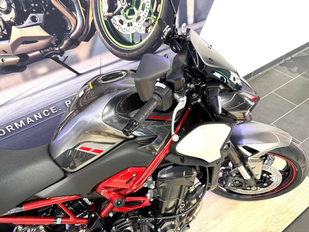 Kawasaki Z 900 Performance (2025 - 26) (7)