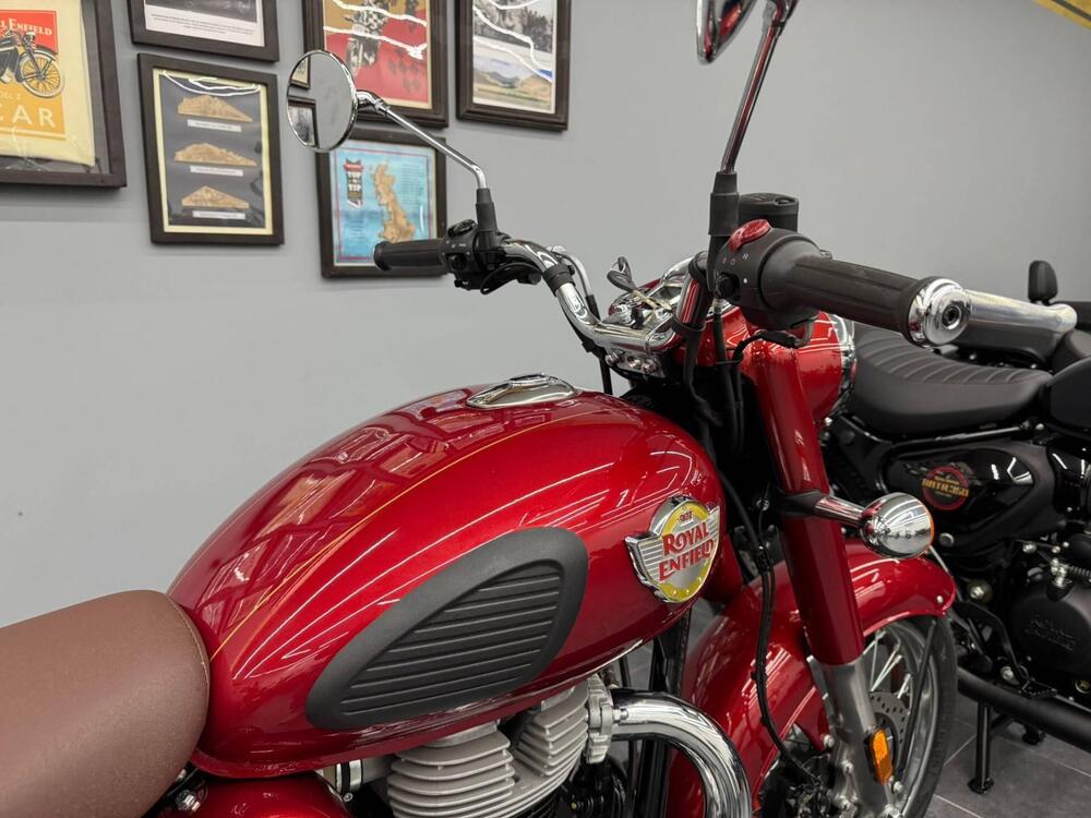 Royal Enfield Classic 350 (2021 - 26) (4)