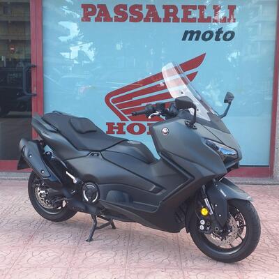 Yamaha T-Max 560 (2025) usata
