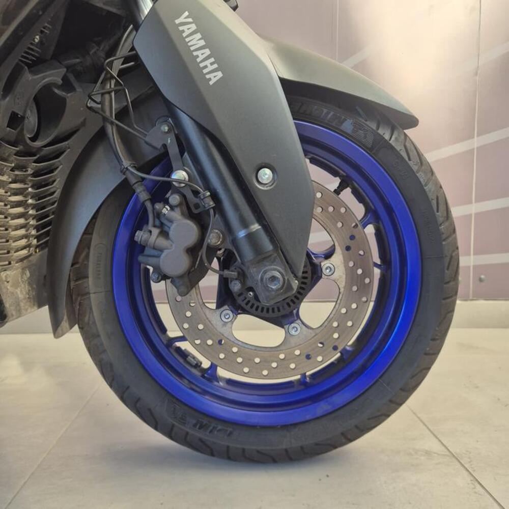 Yamaha X-Max 300 (2021 - 24) (4)