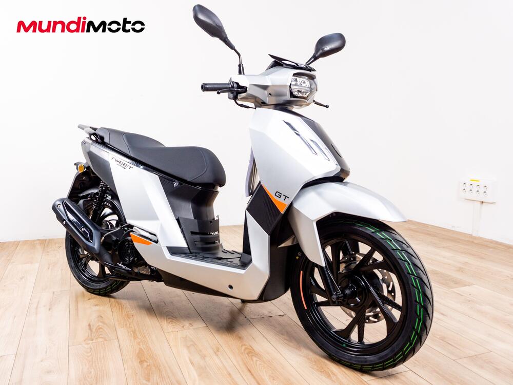 Peugeot Tweet 125 FL GT (2025 - 26) (2)