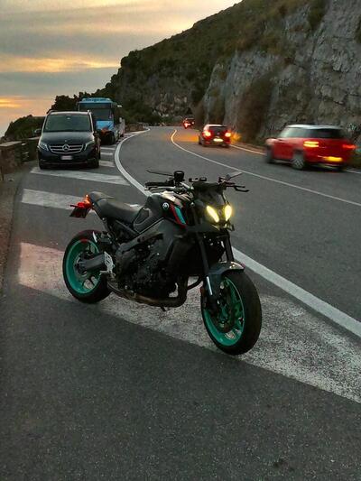 Yamaha MT-09 (2021 - 23) usata