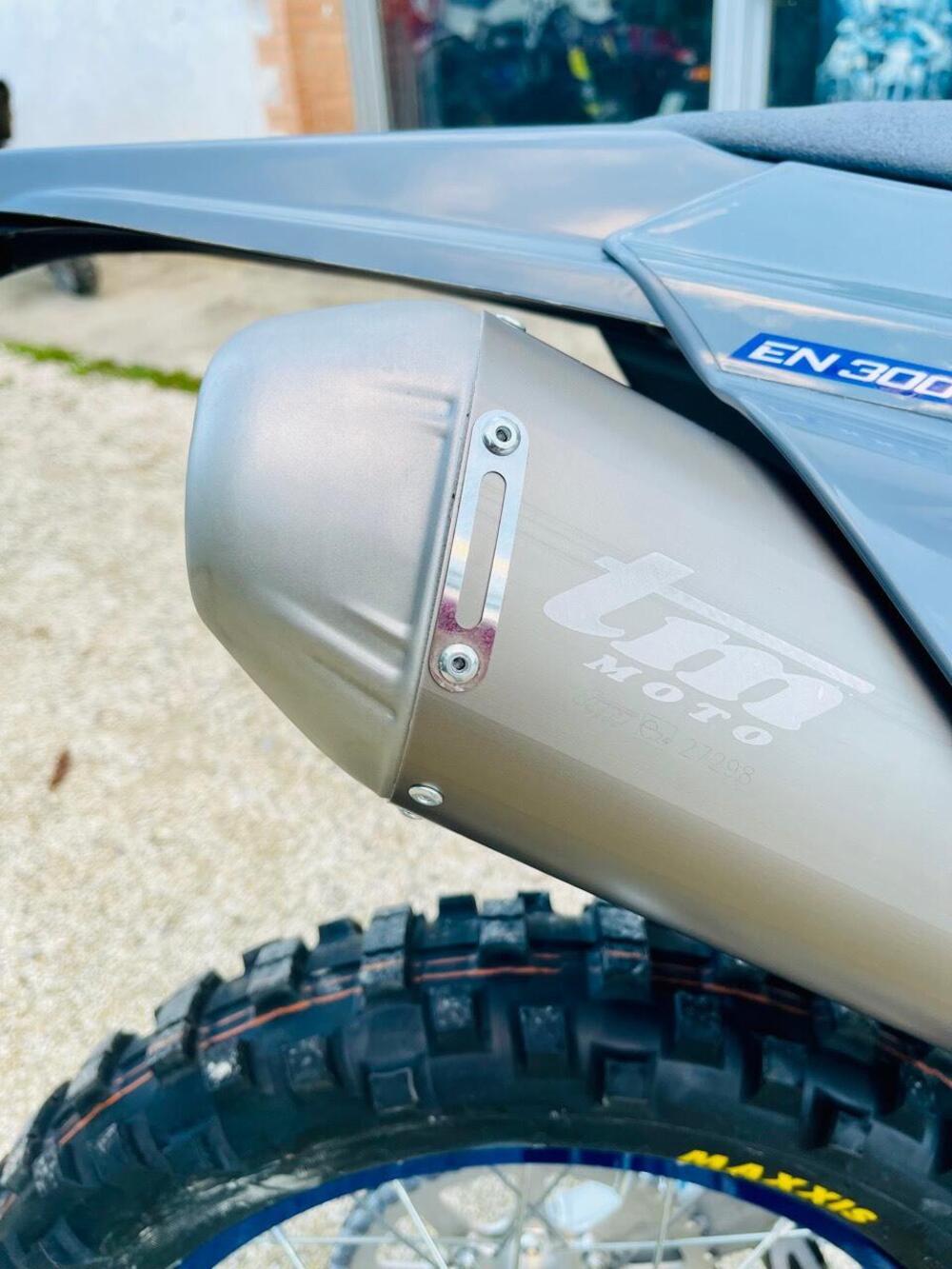 Tm Moto EN 300 ES Fi 4T TM Corse (2025) (6)