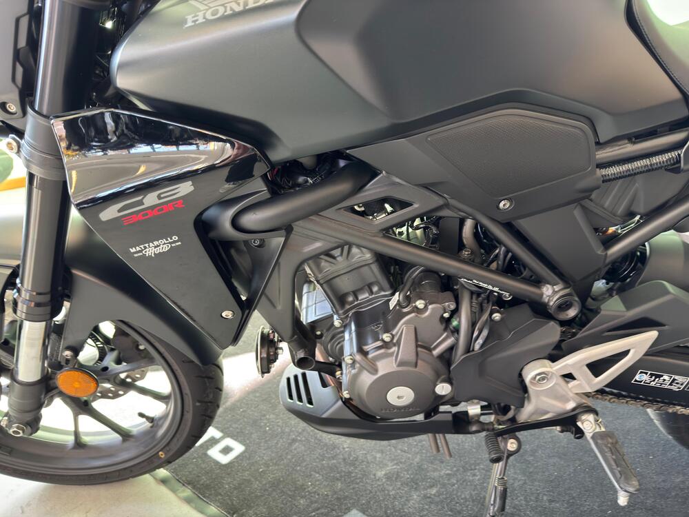 Honda CB 300 R (2022 - 26) (8)