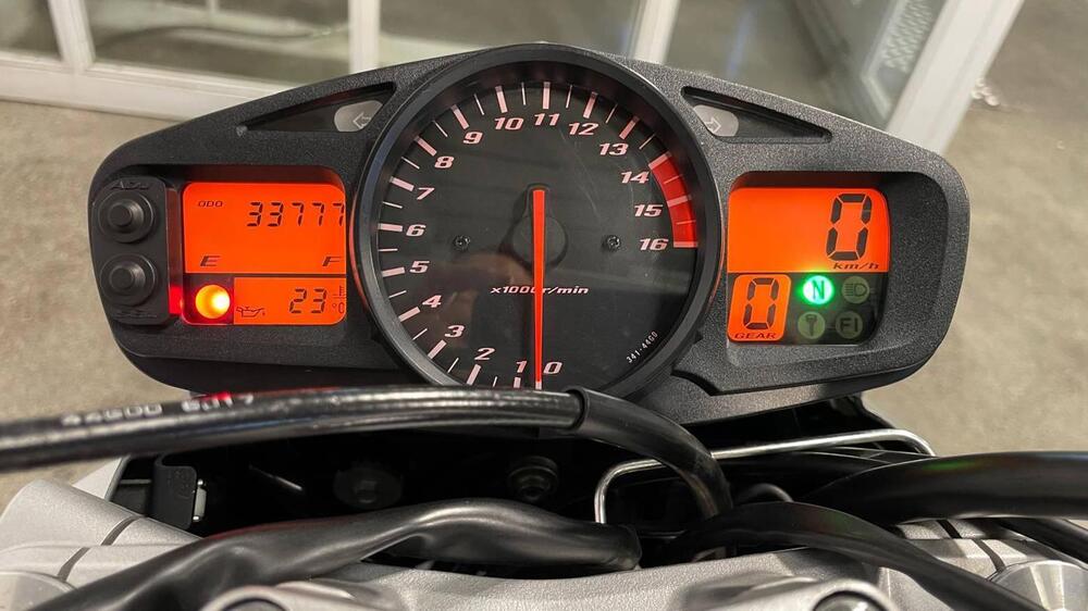 Suzuki GSR 600 (2006 - 11) (14)