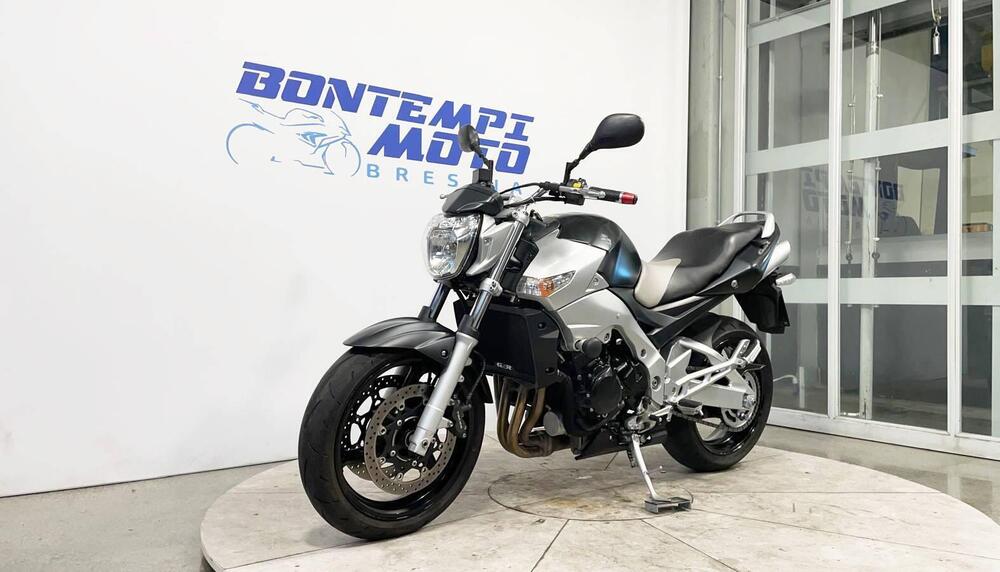 Suzuki GSR 600 (2006 - 11) (17)