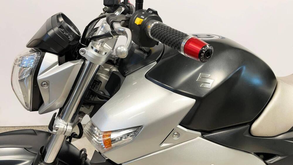 Suzuki GSR 600 (2006 - 11) (11)