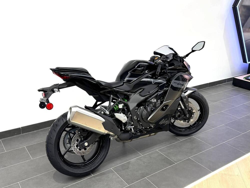 Kawasaki Ninja ZX-4RR (2024 - 26) (2)