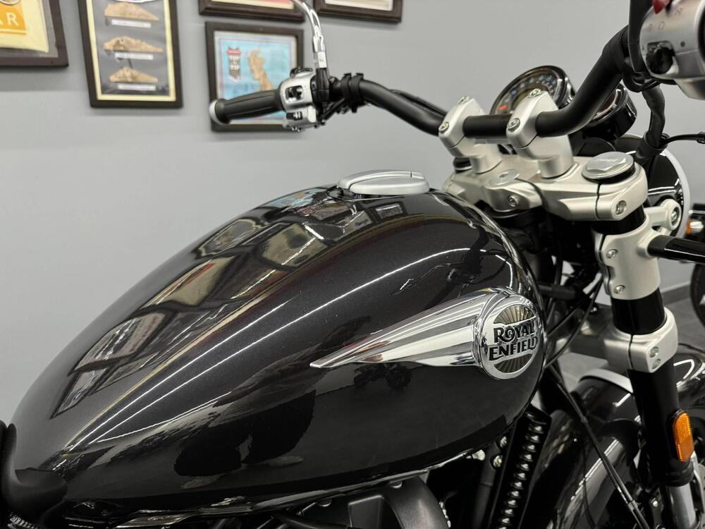 Royal Enfield Super Meteor 650 (2023 - 26) (5)