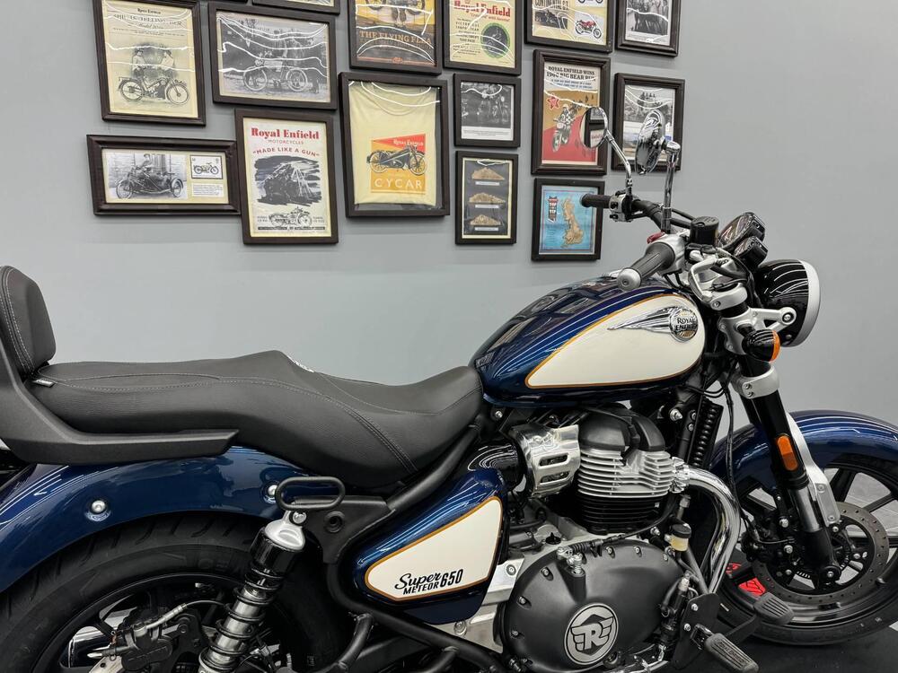 Royal Enfield Super Meteor 650 (2023 - 26) (3)