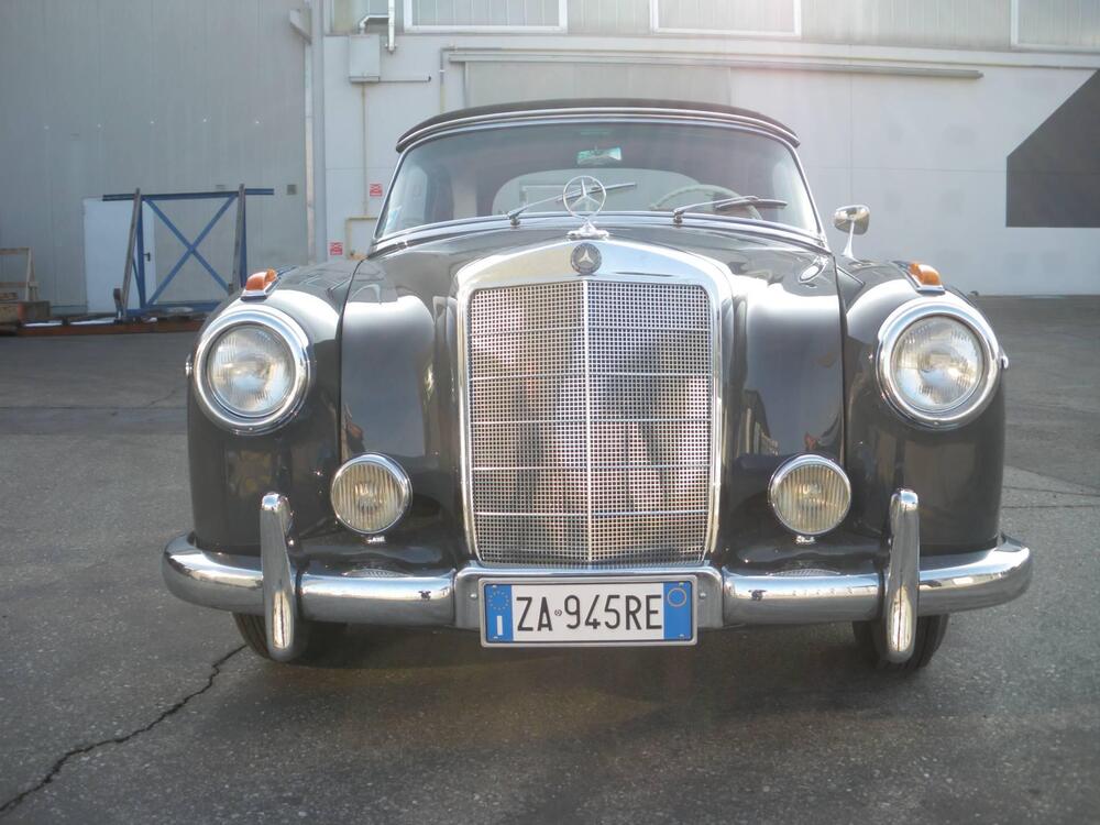 Mercedes-Benz 220 S W180 II Ponton Cabriolet d'epoca a Parma (3)