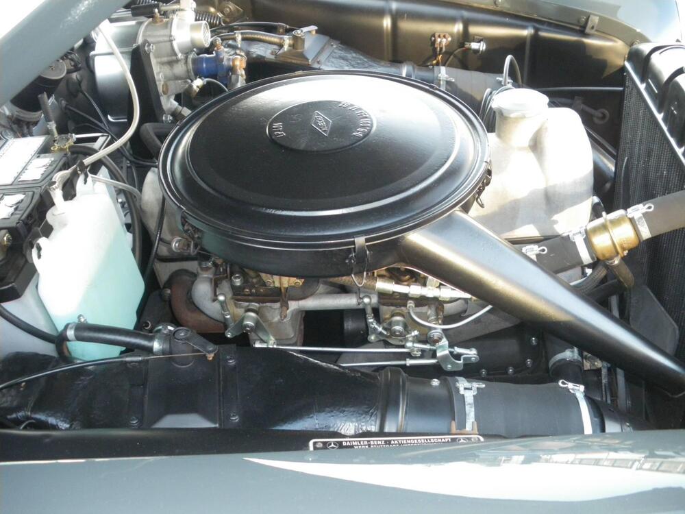 Mercedes-Benz 220 S W180 II Ponton Cabriolet d'epoca a Parma (12)
