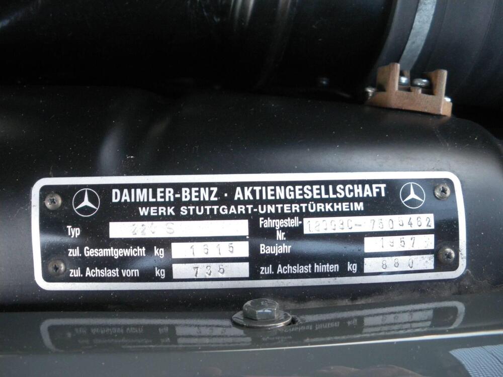 Mercedes-Benz 220 S W180 II Ponton Cabriolet d'epoca a Parma (14)