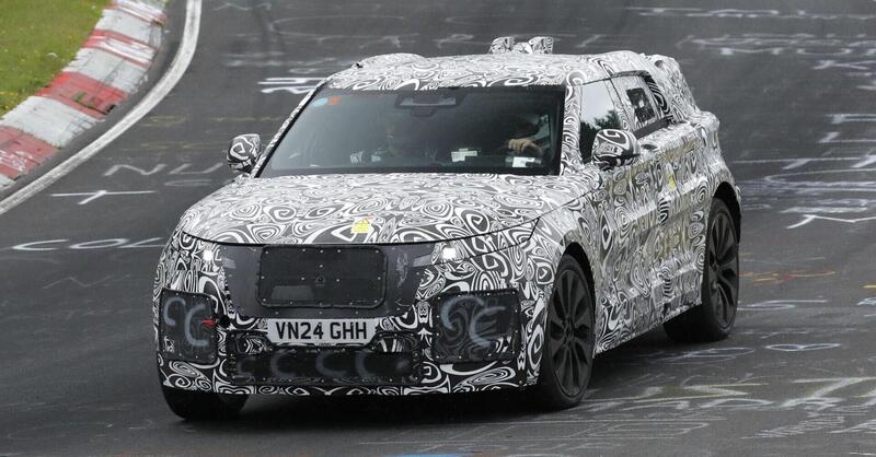 Range Rover Velar: il futuro elettrico prende forma al Nurburgring [Foto Spia]
