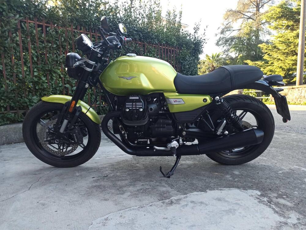 Moto Guzzi V7 Sport (2025) (2)