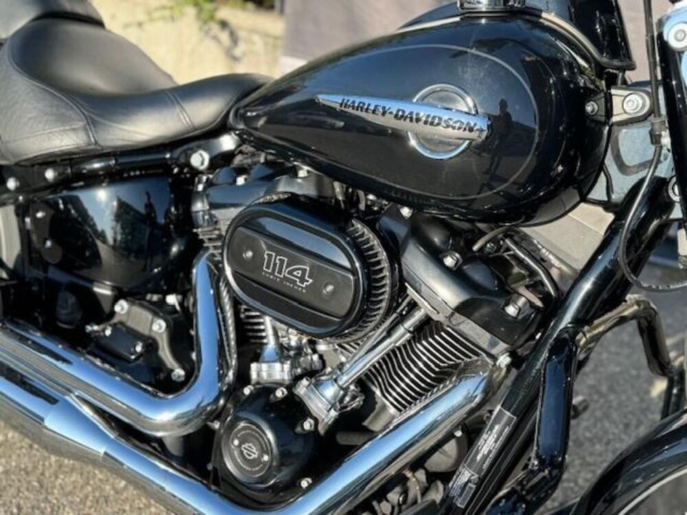 Harley-Davidson 114 Heritage Classic (2018 - 20) - FLHCS (2)