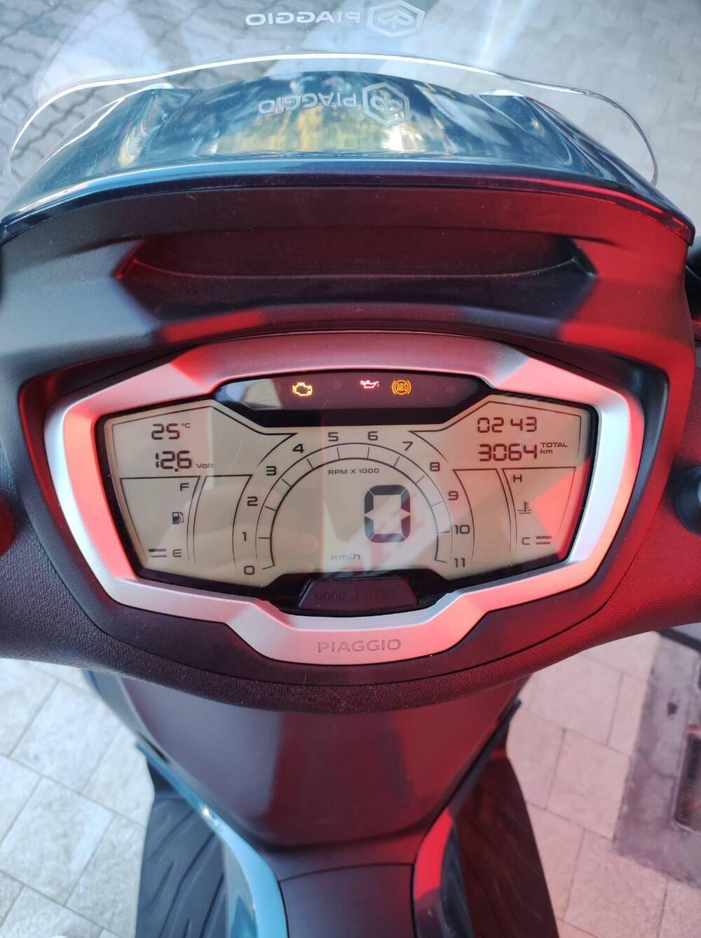 Piaggio Beverly 400 ABS-ASR (2021 - 24) (14)