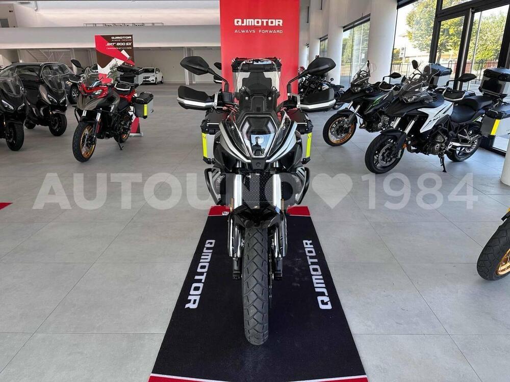 QJ Motor SRT 600 SX (2024 - 25) (5)