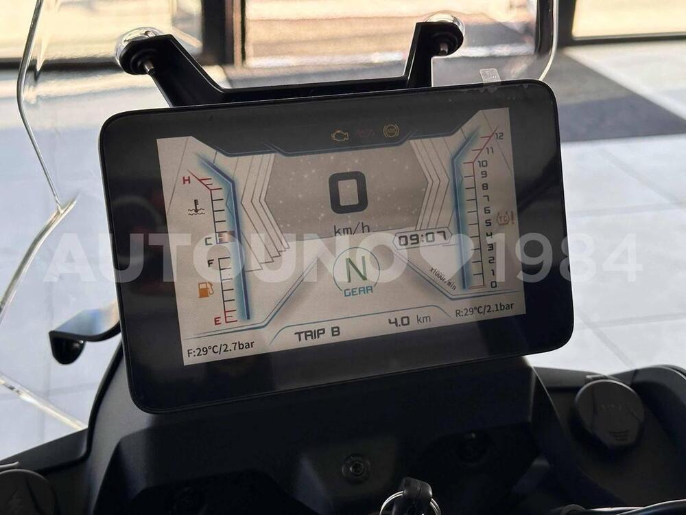 QJ Motor SRT 600 SX (2024 - 25) (10)