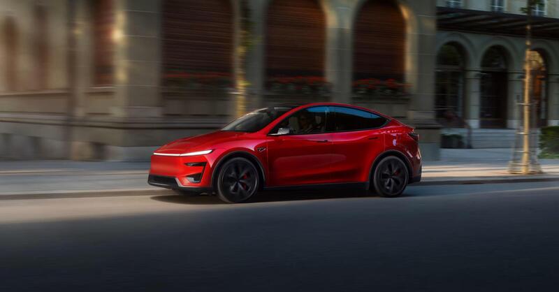 Tesla Model Y Performance: consumi da record, ma le prestazioni sono da capogiro [VIDEO]