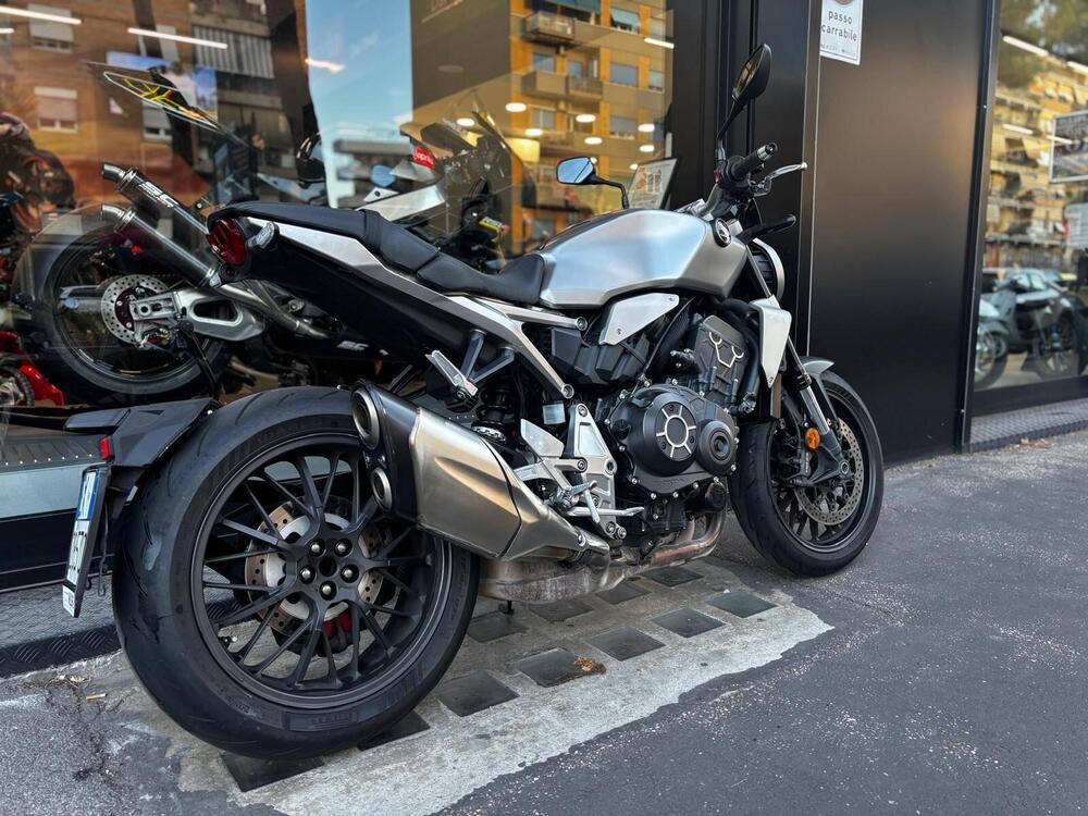 Honda CB 1000 R (2021 - 25) (3)