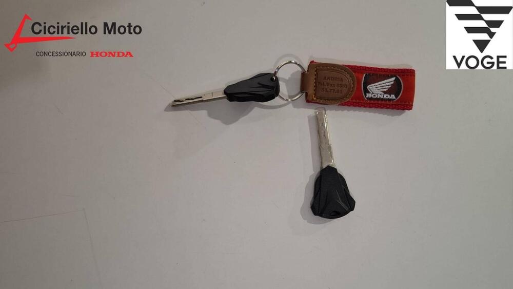 Voge Trofeo 300AC (2021 - 26) (4)