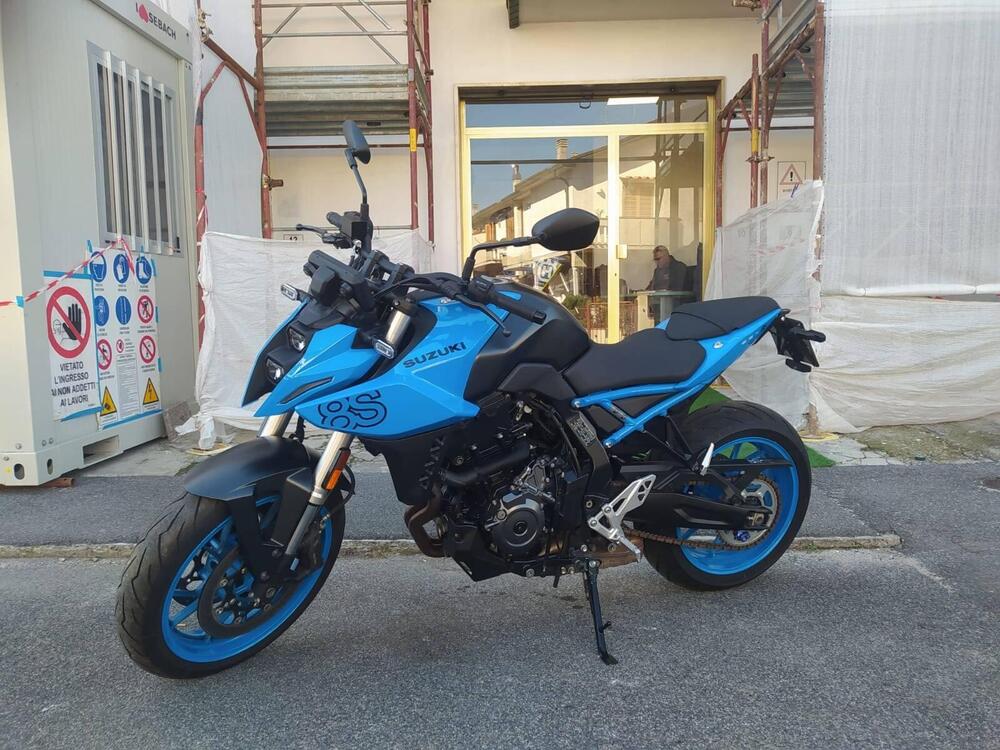 Suzuki GSX-8S (2023 - 24) (4)