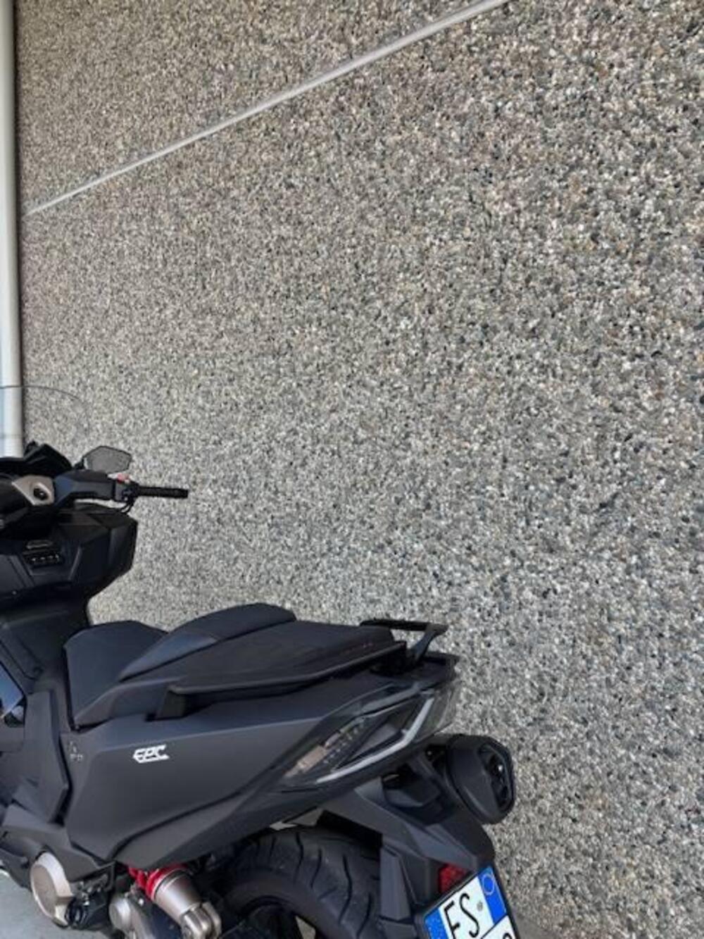 Kymco AK 575 Premium (2025 - 26) (7)