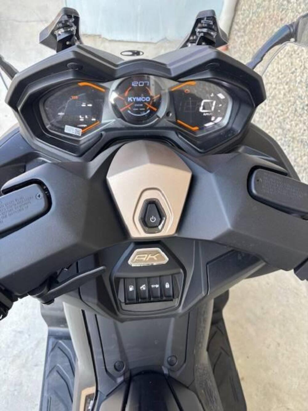 Kymco AK 575 Premium (2025 - 26) (10)