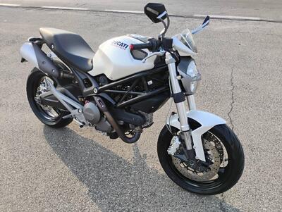 Ducati Monster 696 Plus (2007 - 14) usata