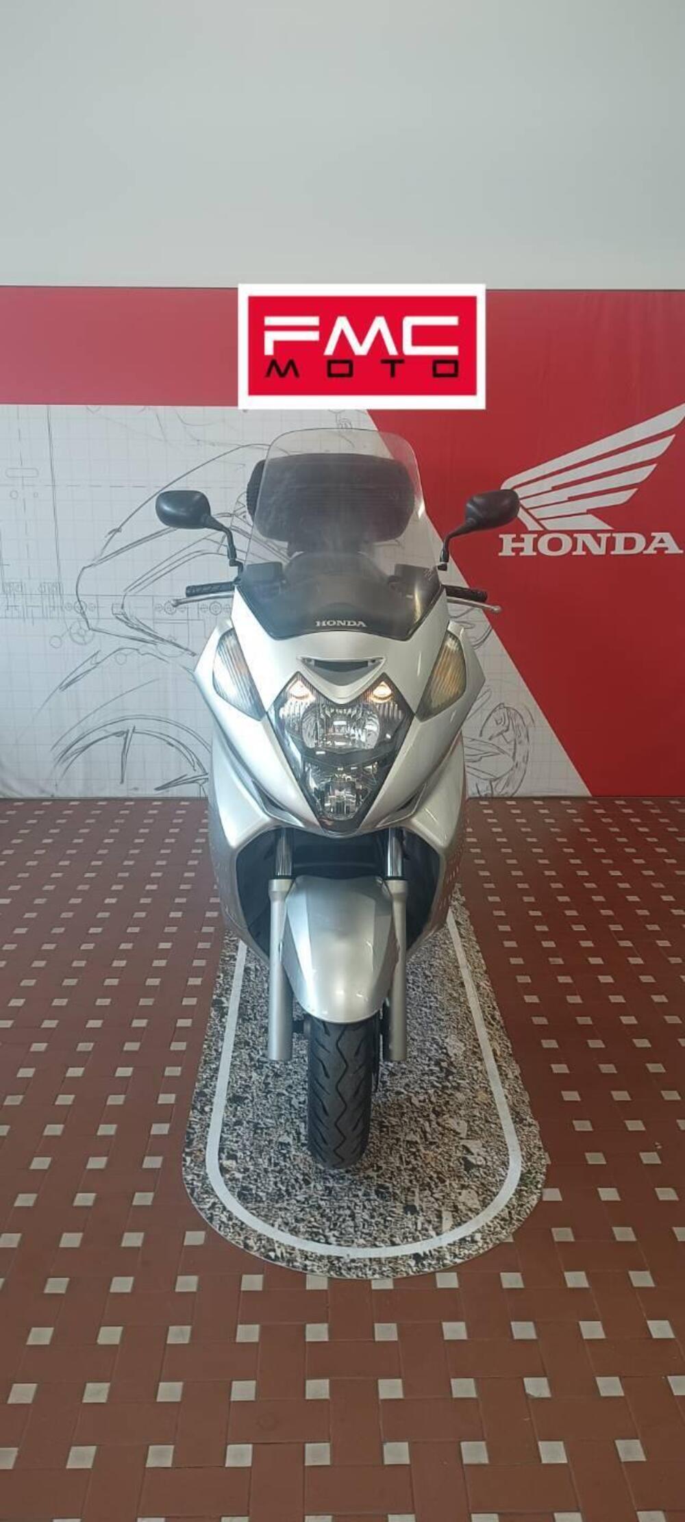 Honda Silver Wing 600 (2001 - 05) (6)