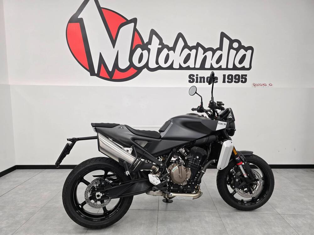 Husqvarna Svartpilen 801 (2024 - 26) (4)