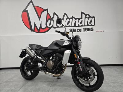 Husqvarna Svartpilen 801 (2024 - 25) usata