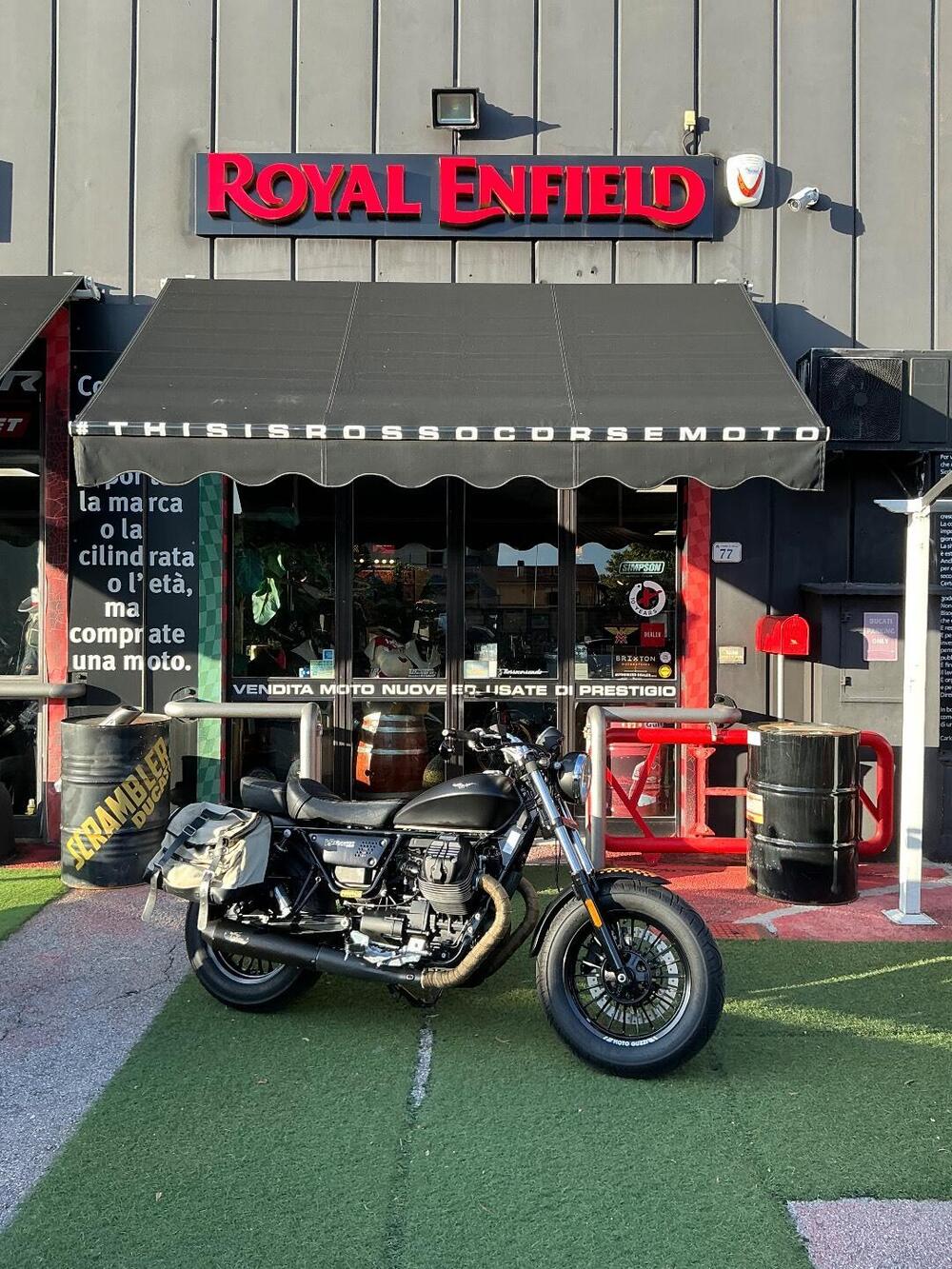 Moto Guzzi V9 Bobber (2016 - 18)