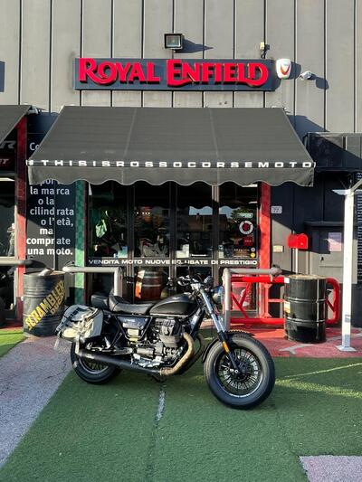 Moto Guzzi V9 Bobber (2016 - 18) usata