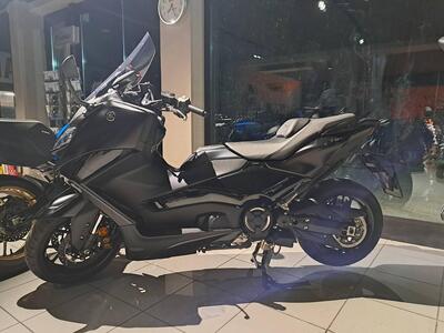 Yamaha T-Max 560 Tech Max (2022 - 24) usata