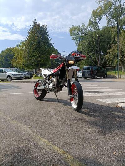 Husqvarna SM 125 (2008) usata