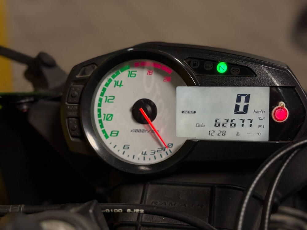 Kawasaki Ninja 600 ZX-6R (2009 - 16) (2)