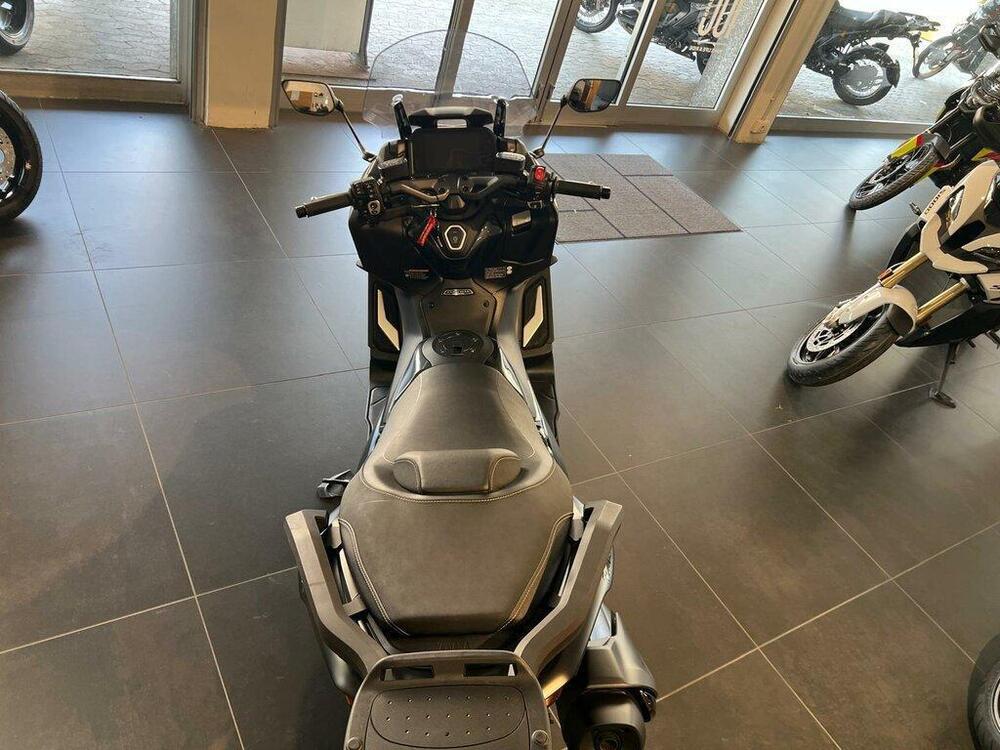 Yamaha T-Max 560 Tech Max (2022 - 24) (7)